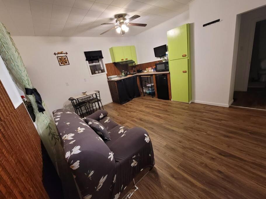 Warm Cozy 1 Bdrm Close To Hwy