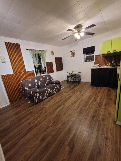 Warm Cozy 1 Bdrm Close To Hwy *